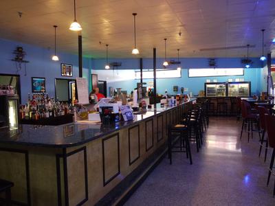 FULL BAR & RESTARAUNT